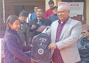 गौरीशंकर ४९ एसएलसी फाउन्डेसनद्वारा जनज्योति आविका बिधार्थीलाई स्कुल झोला वितरण