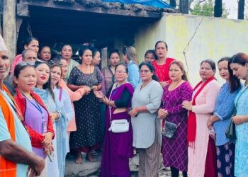 सिङ्गौलका अग्निपिडितलाई मेचीमहाकाली बुहारी संयुक्त आवाजद्वारा आर्थिक सहयोग