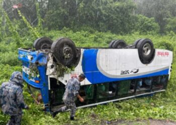 बारामा बस दुर्घटना करिब १४ जना मध्ये २ गम्भीर
