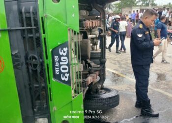 जितपुरमा बस पल्टिदा १७ जना घाईते, ३ जनाको अवस्था गम्भिर