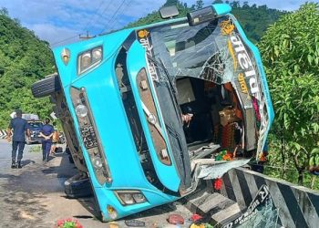 भारतमा नेपाली तीर्थयात्री चढेकाे बस दुर्घटना२५ जना घाइते