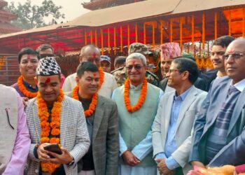 गृहमन्त्री रमेश लेखकले गरे गढीमाईको दर्शन