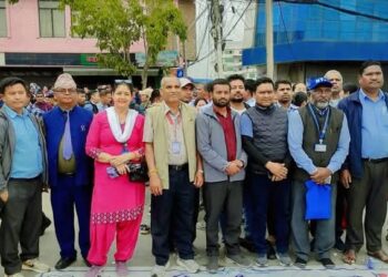 शिक्षकहरुले आज माइतीघर र बबरमहलस्थित आन्दोलन जारी