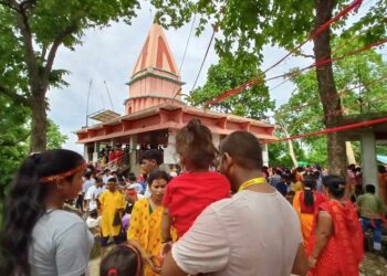 पर्सा राष्ट्रिय निकुञ्जमा अवस्थित दुधेश्वर महादेव मन्दिरमा वार्षिक मेलाकोलाही भक्तजनहरूको चहलपहल