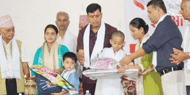 सगरमाथा साकोसको २६औ साधारया सभा सम्पन्न, बाढीपीडित बालबालिकालाई शैक्षिक सामग्रीदेखि एसईईका उत्कृष्ट विद्यार्थी सम्मानित